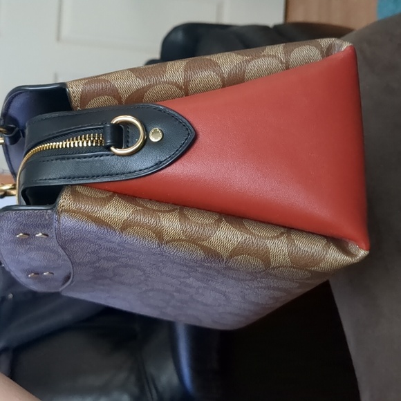 Coach Signature Canvas Bag - Picture 4 of 14